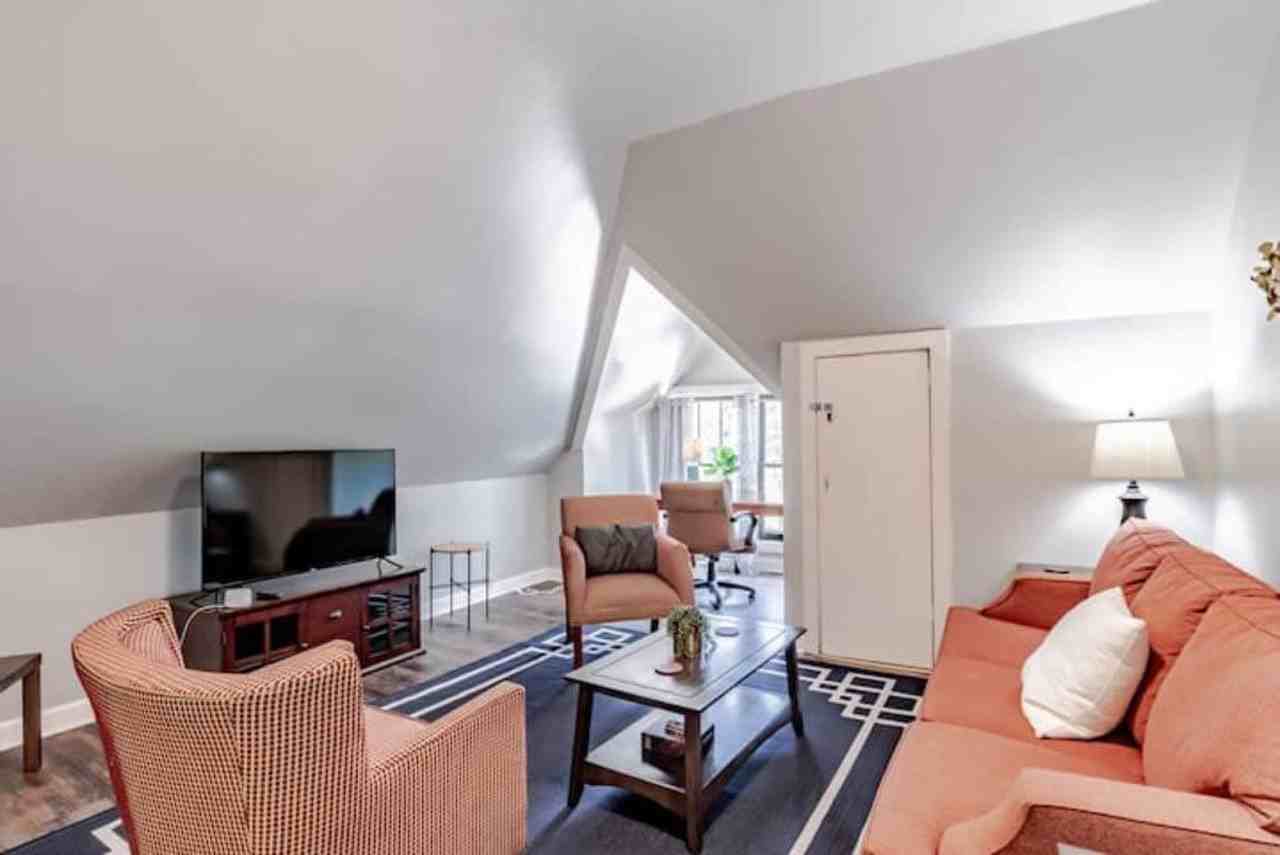 57 North Ann Street - Photo 4 of 50