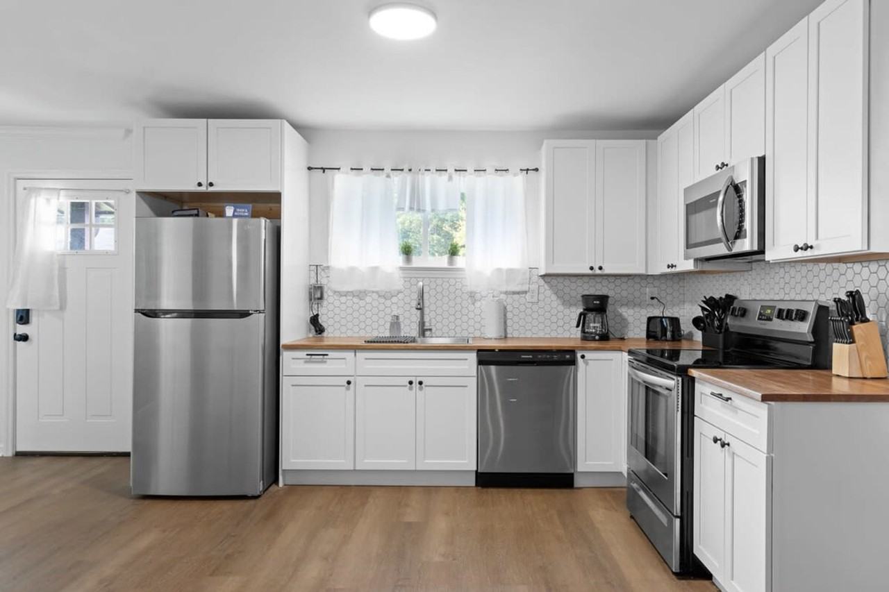 806 South Watkins Street #1043536P - Photo 3 of 39