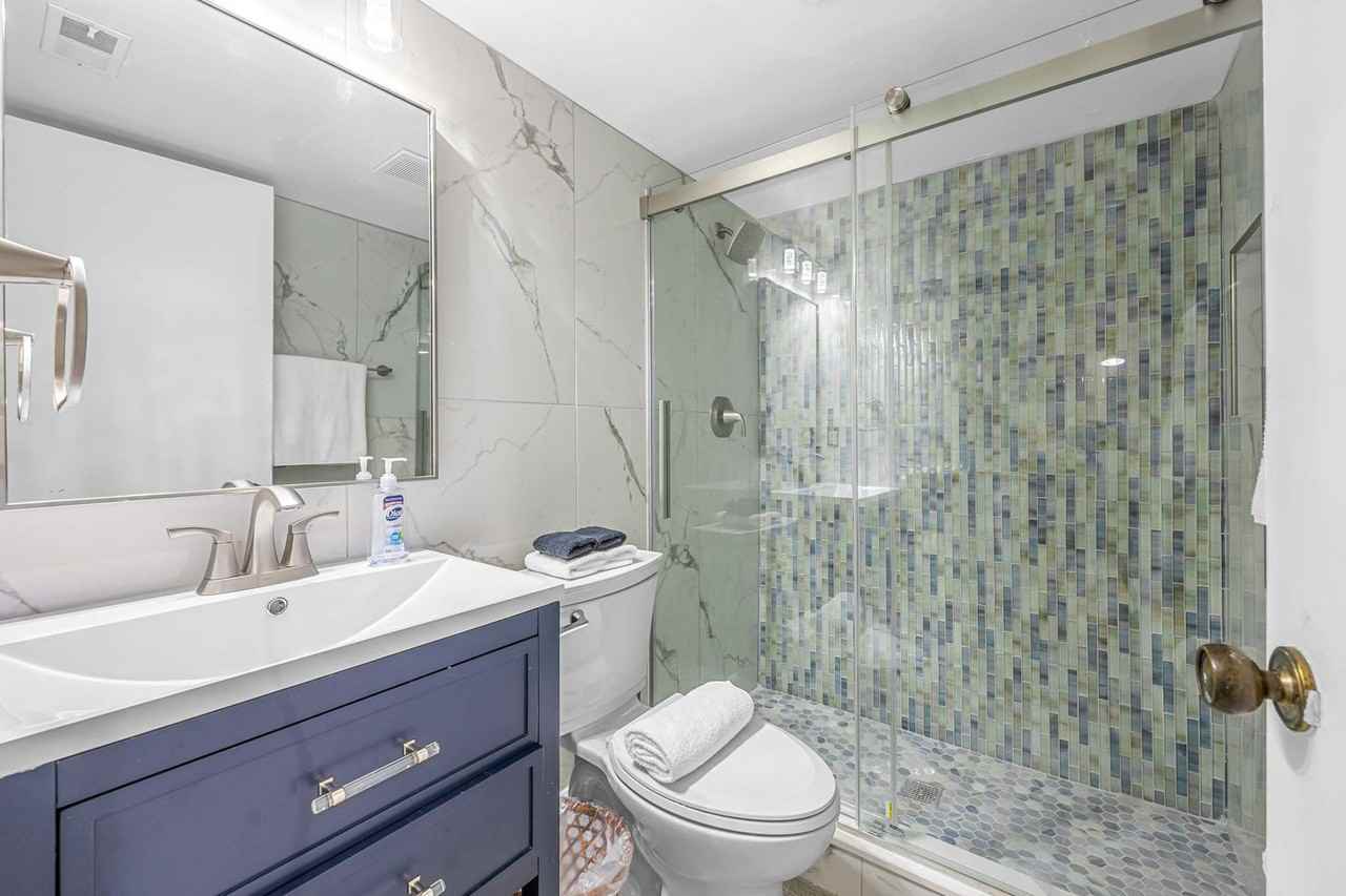 39 Tulip Ave #1044373P - Photo 6 of 37