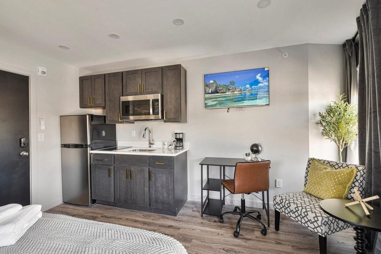 98 Cottage St #1056800P - Photo 3 of 15