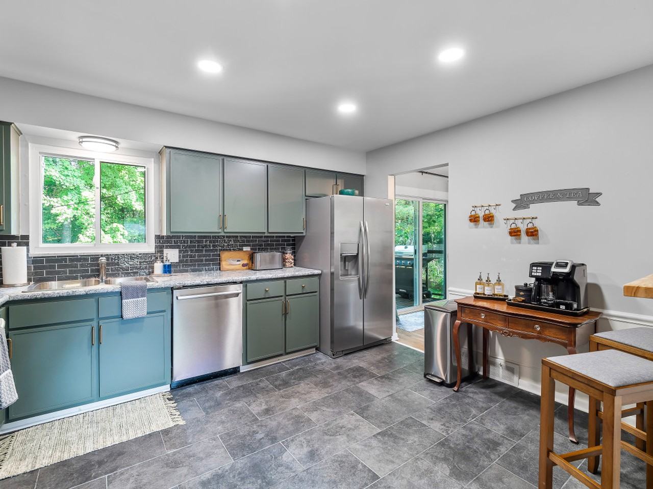 670 Treeside Drive - Photo 3 of 92