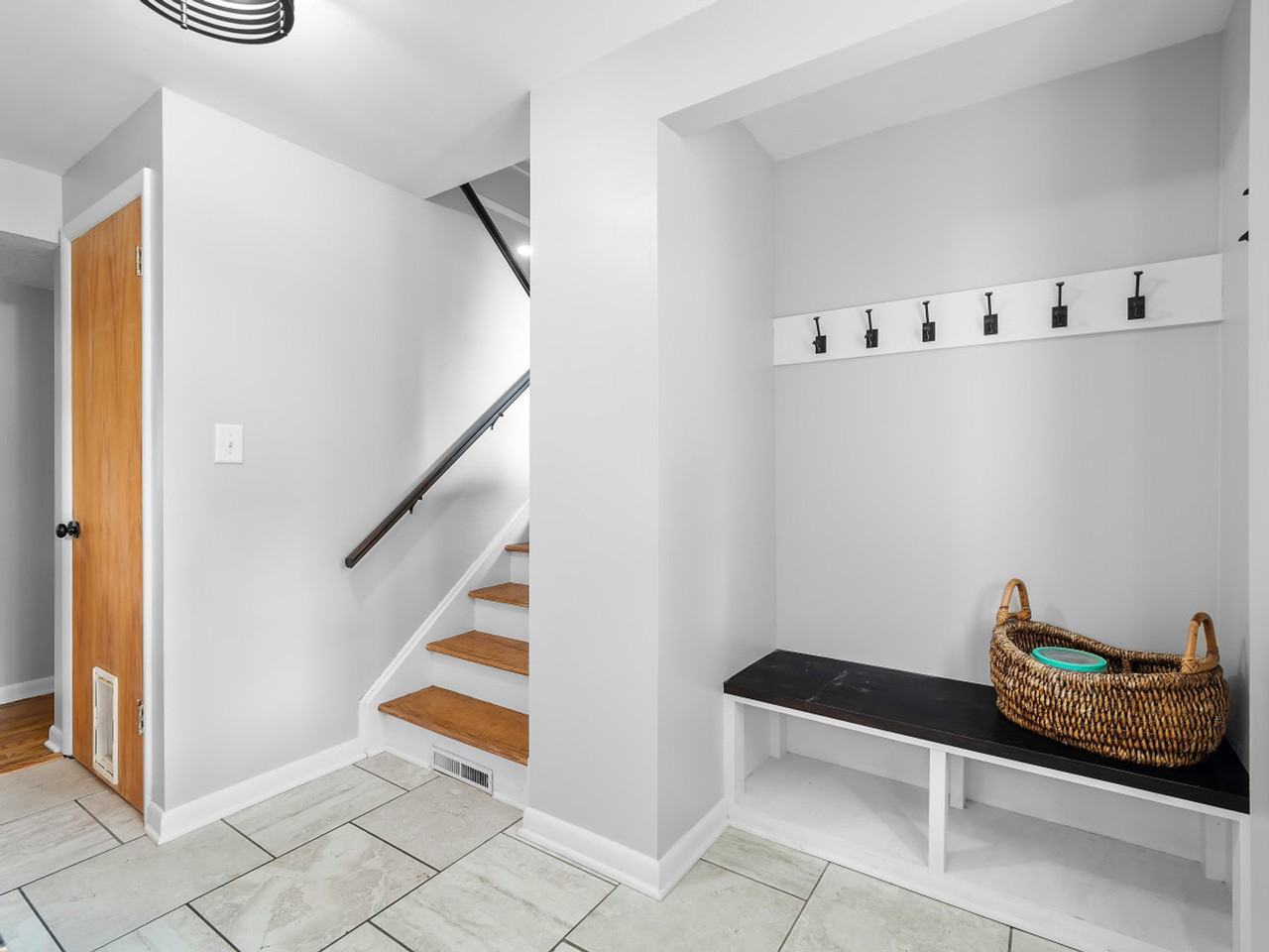 670 Treeside Drive - Photo 7 of 92