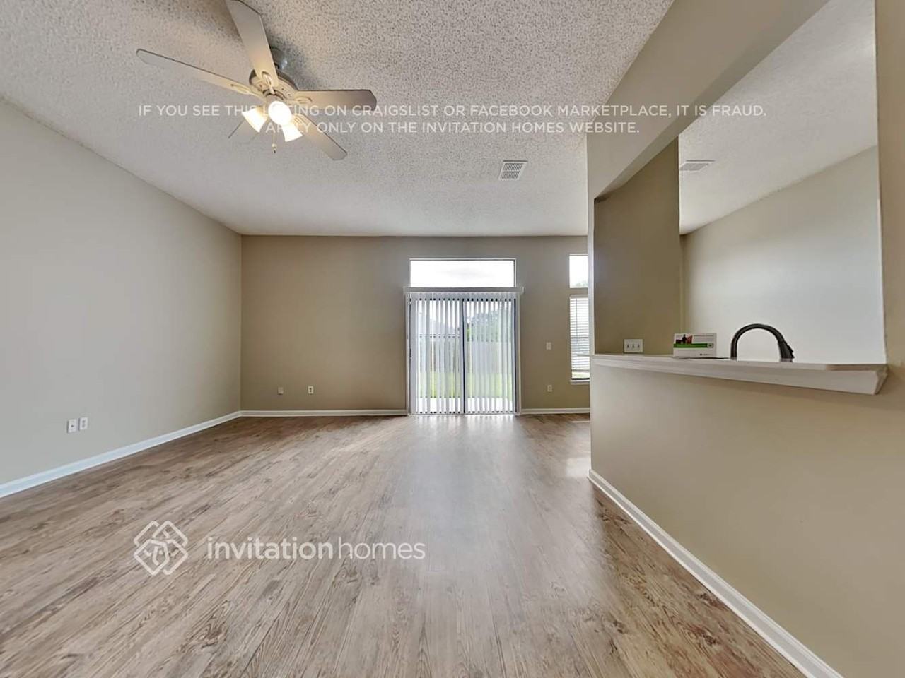 9564 Croxley Ct - Photo 4 of 18