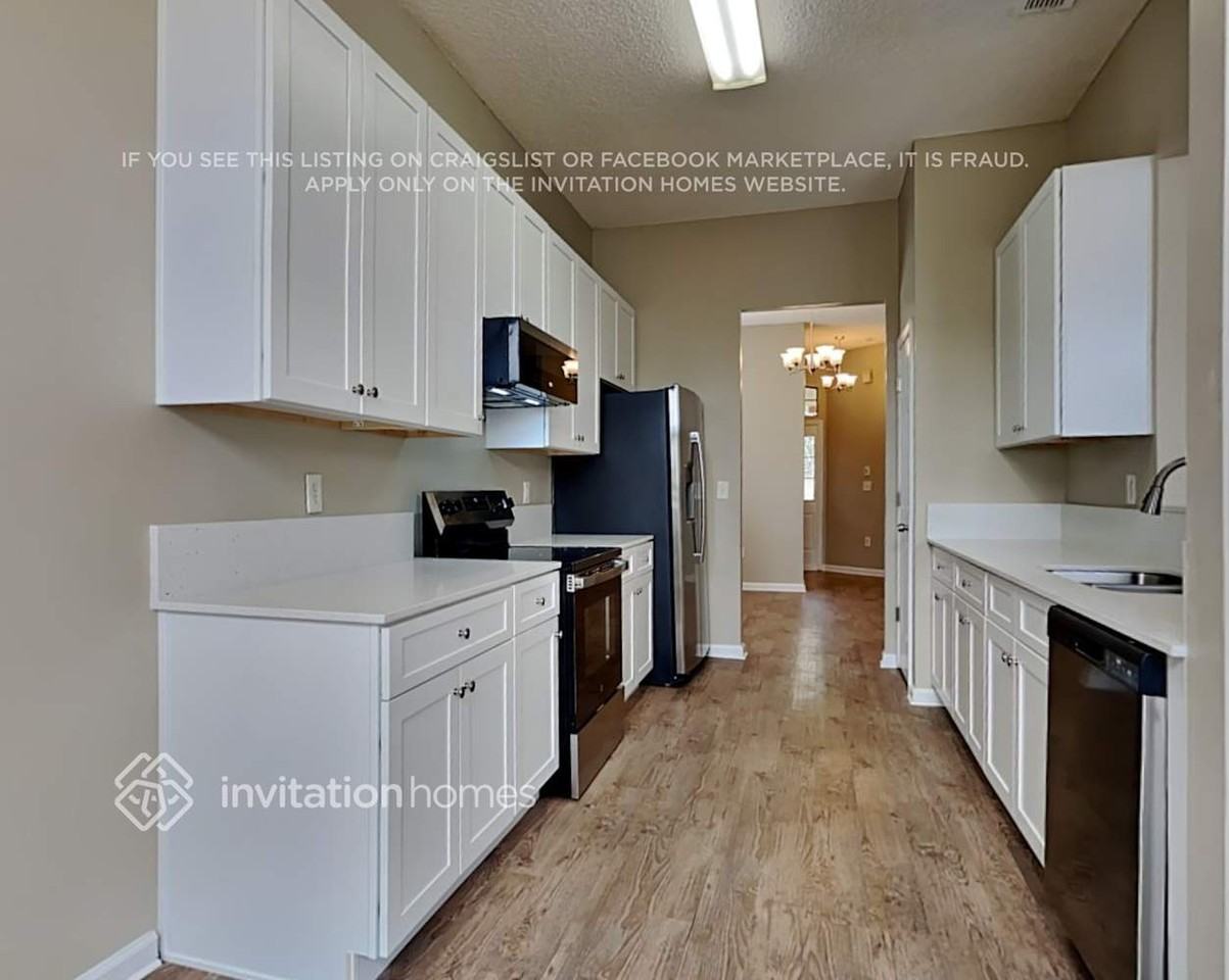 9564 Croxley Ct - Photo 7 of 18