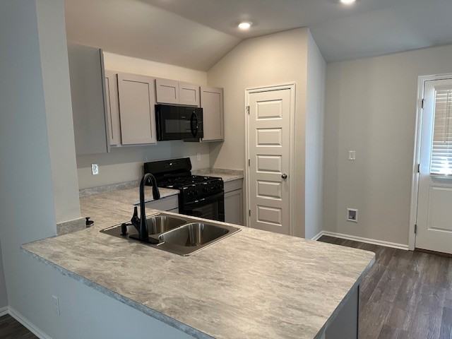 10040 Southwest 40th Street - Photo 6 of 18