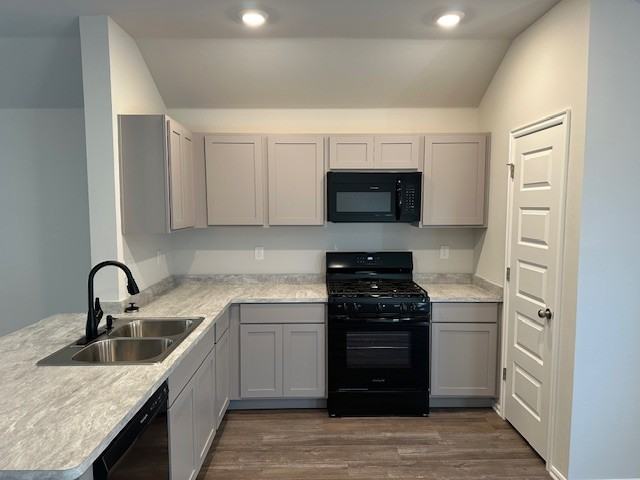 10040 Southwest 40th Street - Photo 7 of 18