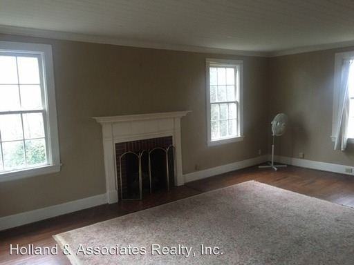 300 Highland Dr - Photo 2 of 13