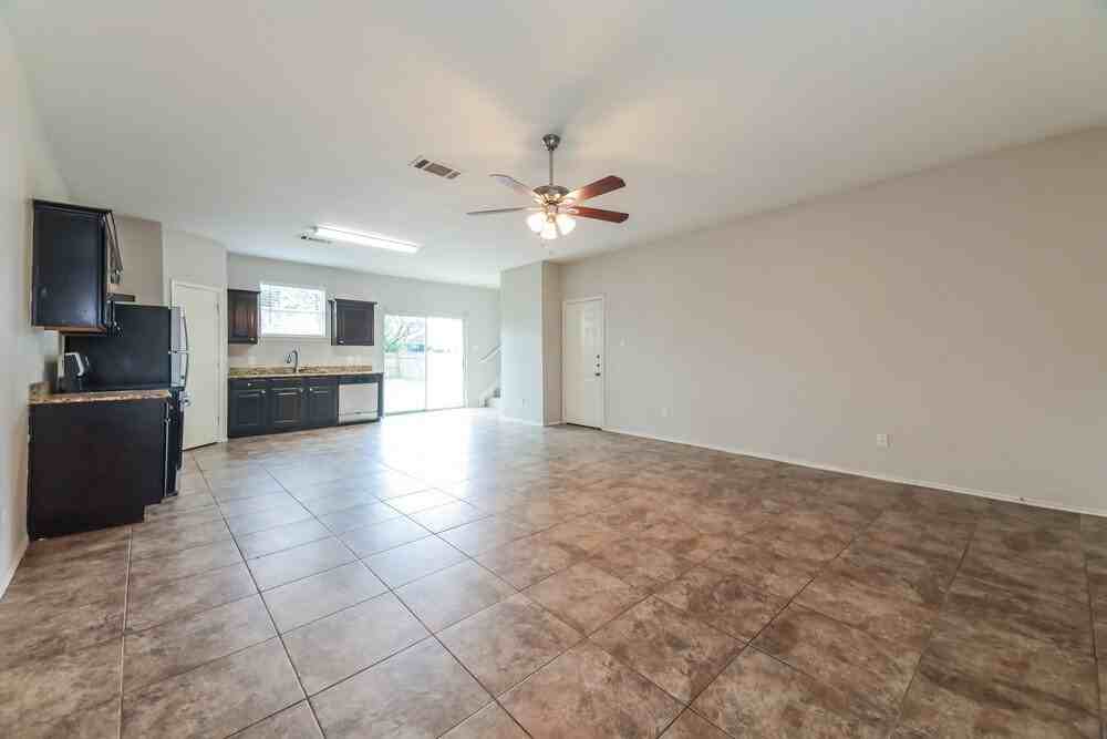 9727 Checota Dr - Photo 5 of 17