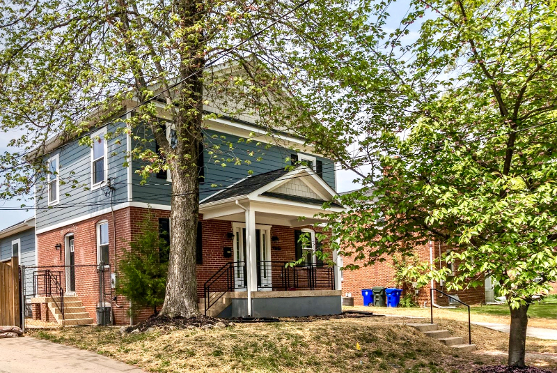 9036 48th Pl - Photo 2 of 12