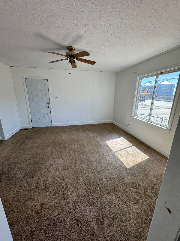 200 Main St - Photo 2 of 8