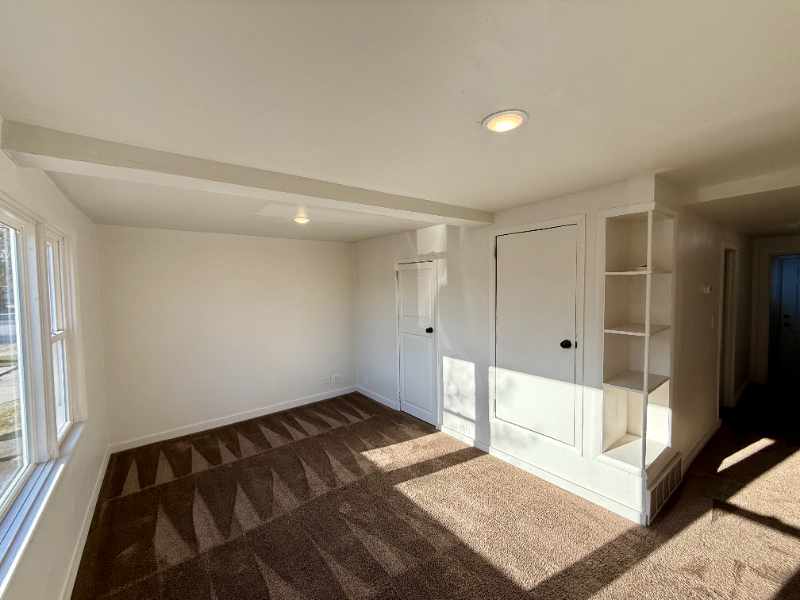 1118 S 15th St - Photo 2 of 10