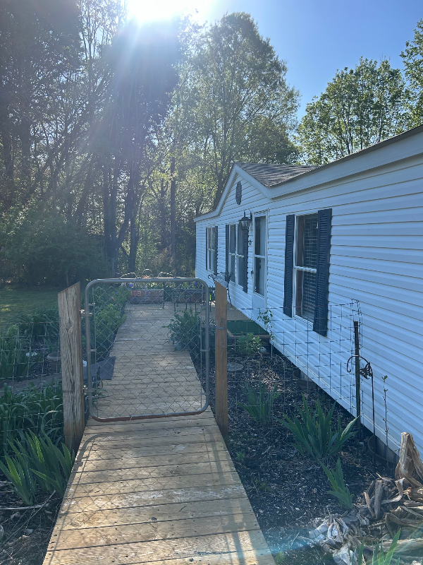 103 Boyd Dr - Photo 2 of 20