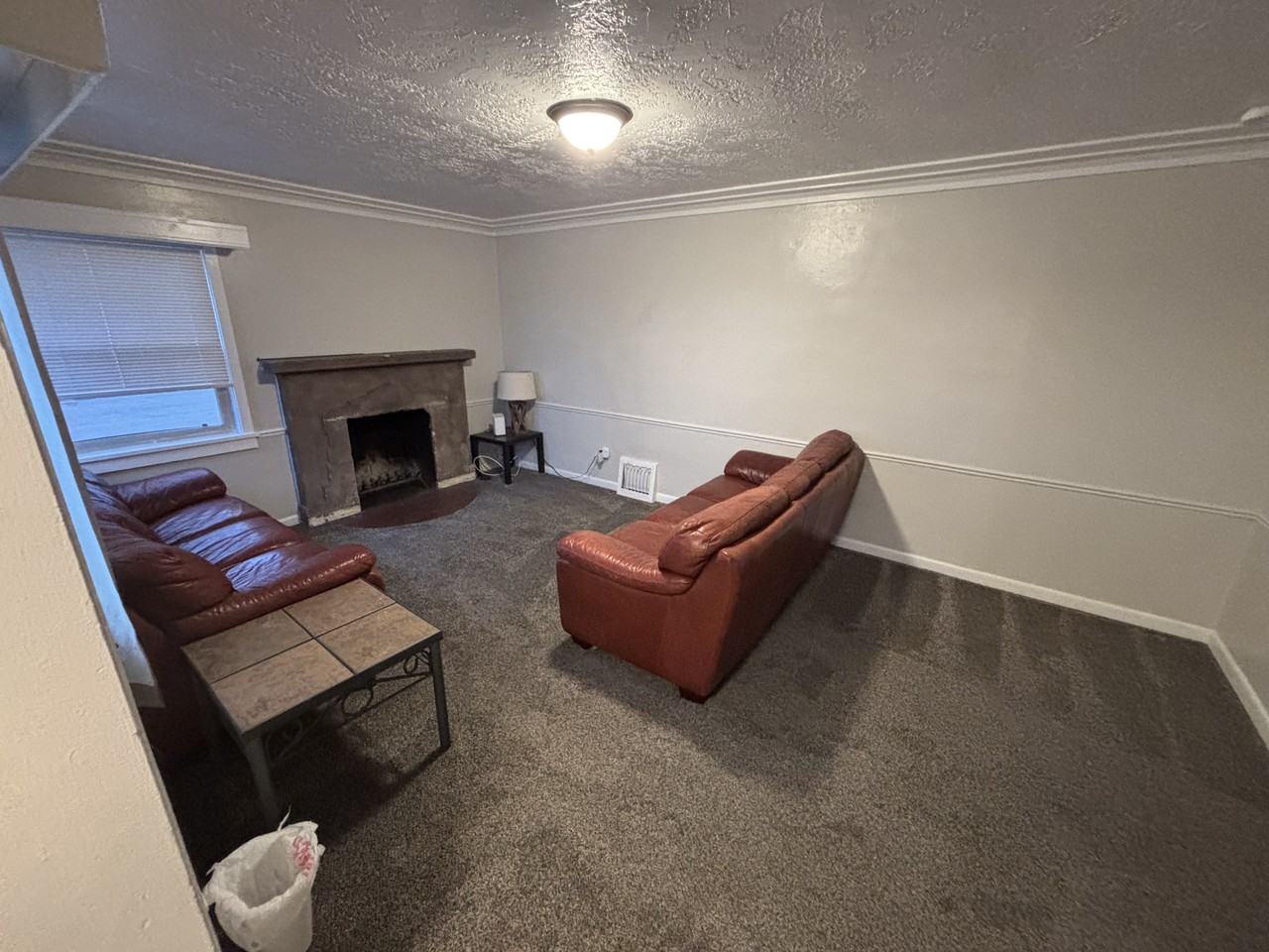 966 N 200 E - Photo 3 of 8