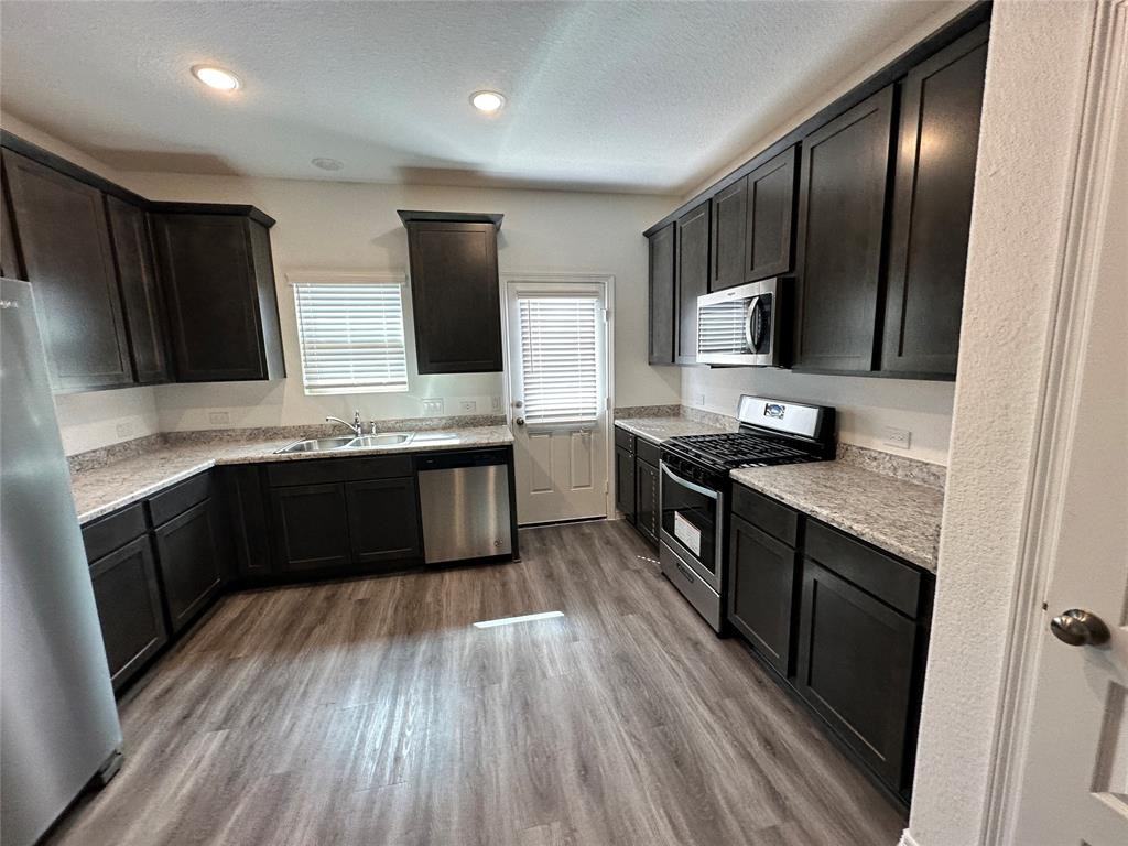 16544 Moss Lane - Photo 3 of 13