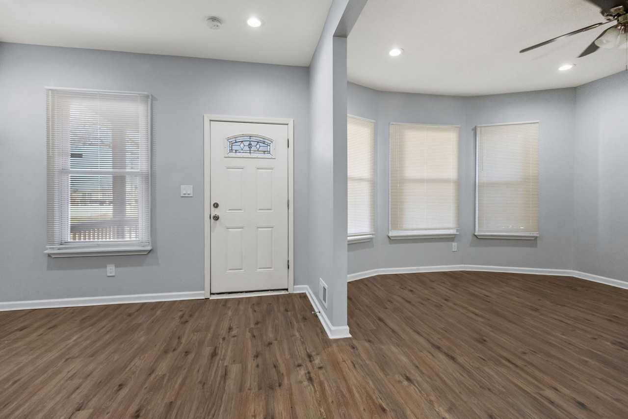 115 Richton St - Photo 3 of 24