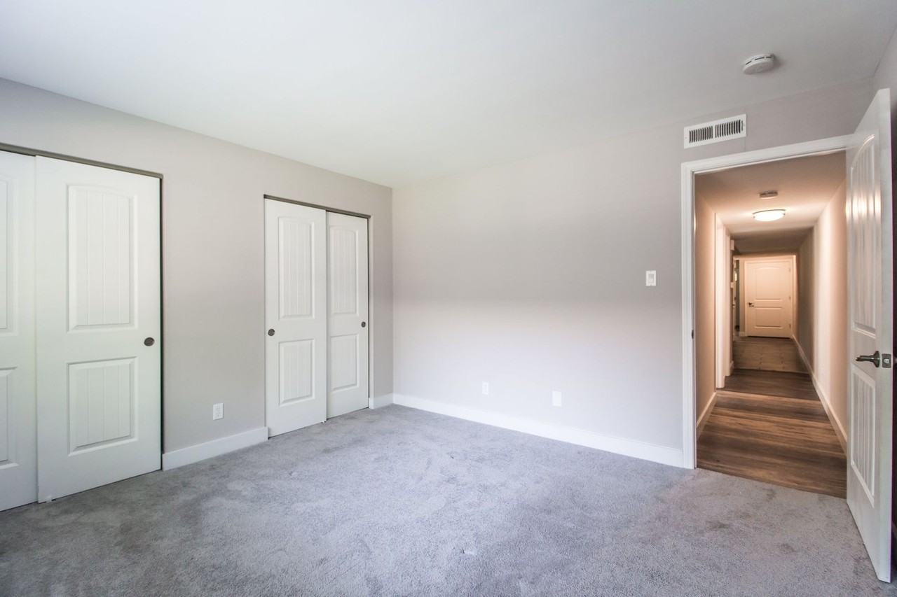 2338 Vaek Dr - Photo 2 of 10