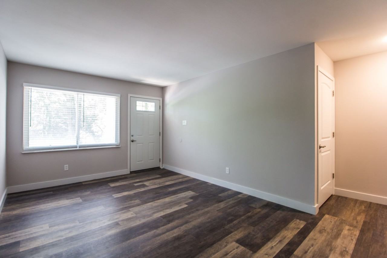 2338 Vaek Dr - Photo 5 of 10