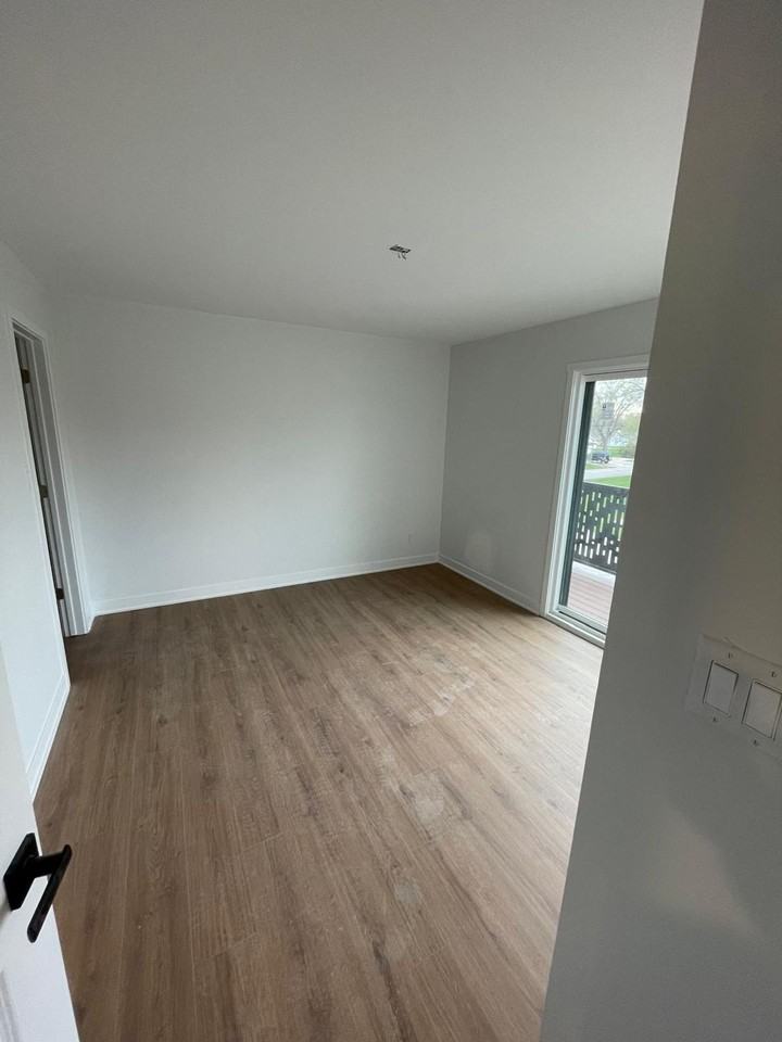 Rosewood Apartments - Photo 5 of 20