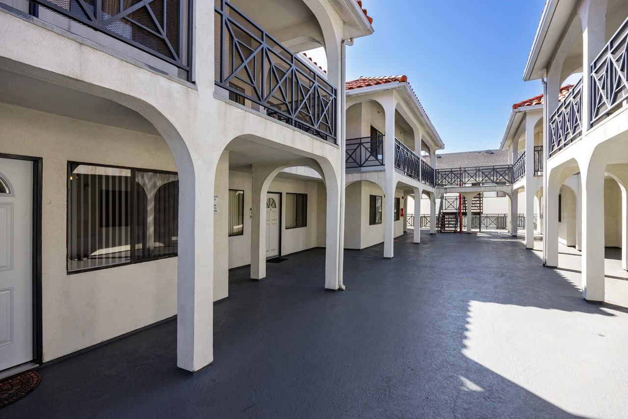 Lemoli Apartments - Photo 4 of 22