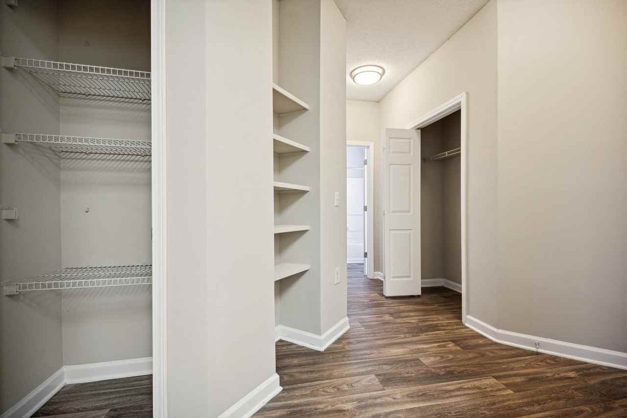 Northridge Crossings - Photo 7 of 45