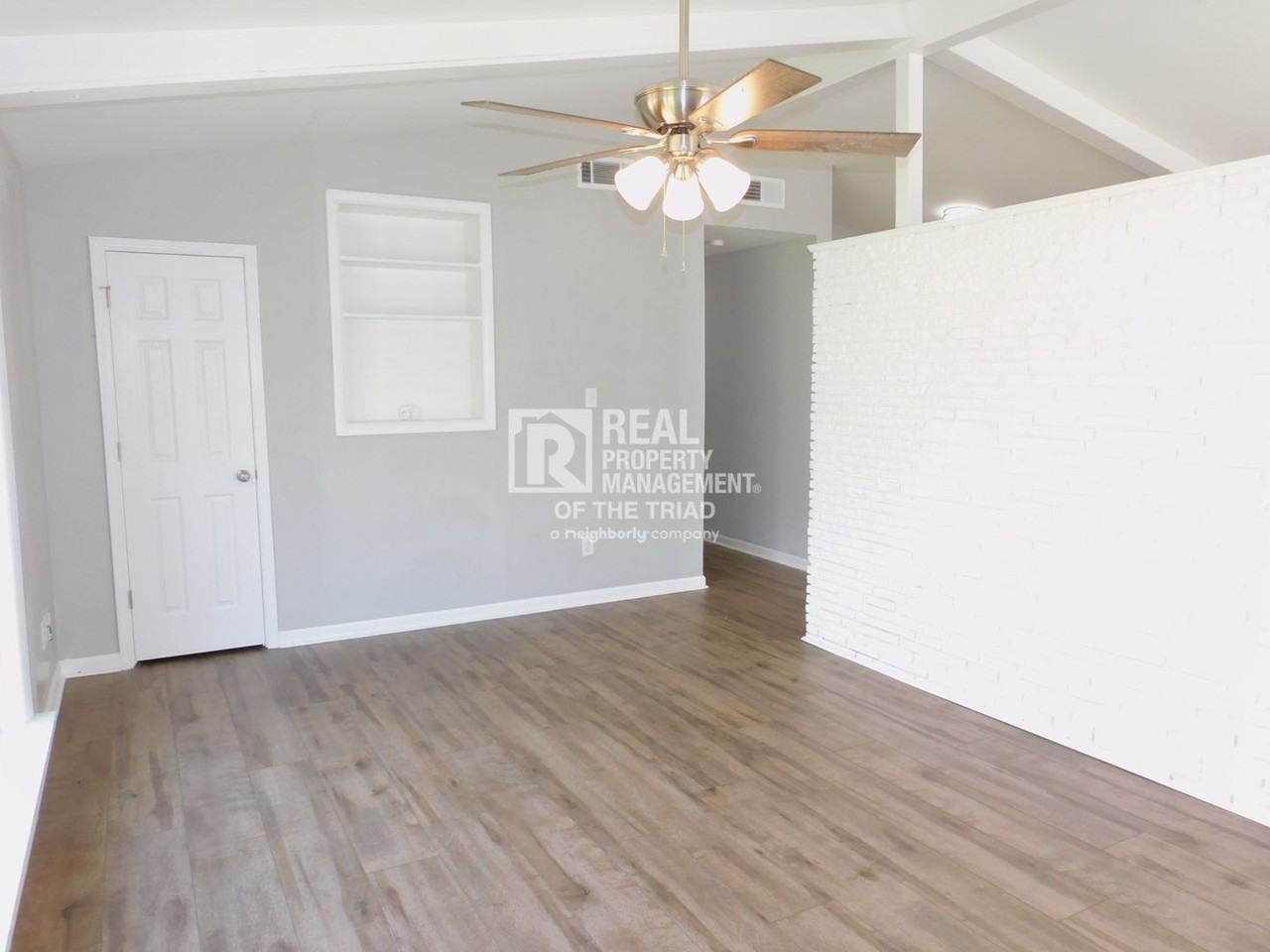 1803 Whitman Rd - Photo 3 of 25