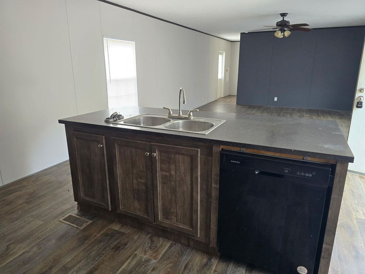 4951 Hickory Valley Rd - Photo 2 of 10