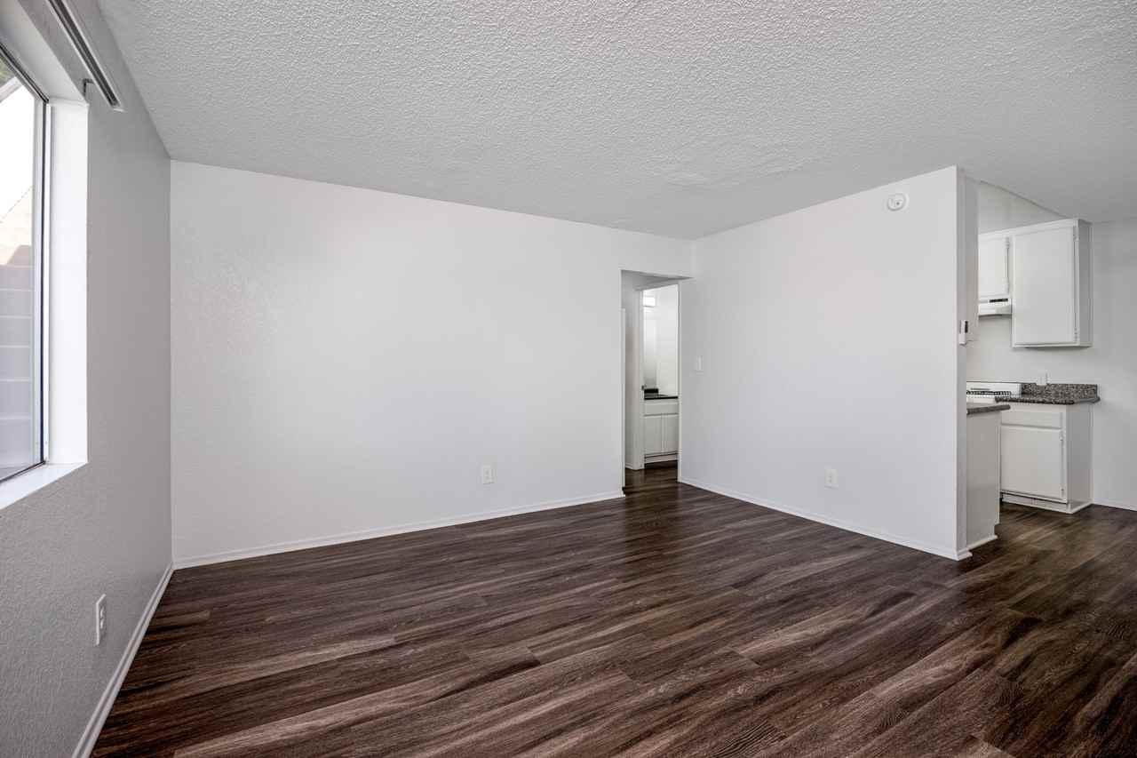 Laurel Terrace - Photo 4 of 14