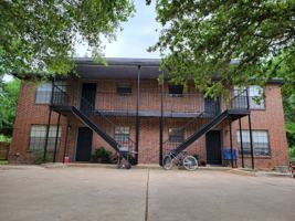 featured image of 1810 Woodsman Dr Apt C #Apt C
