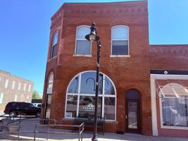 featured image of 101 S Broadway St #B