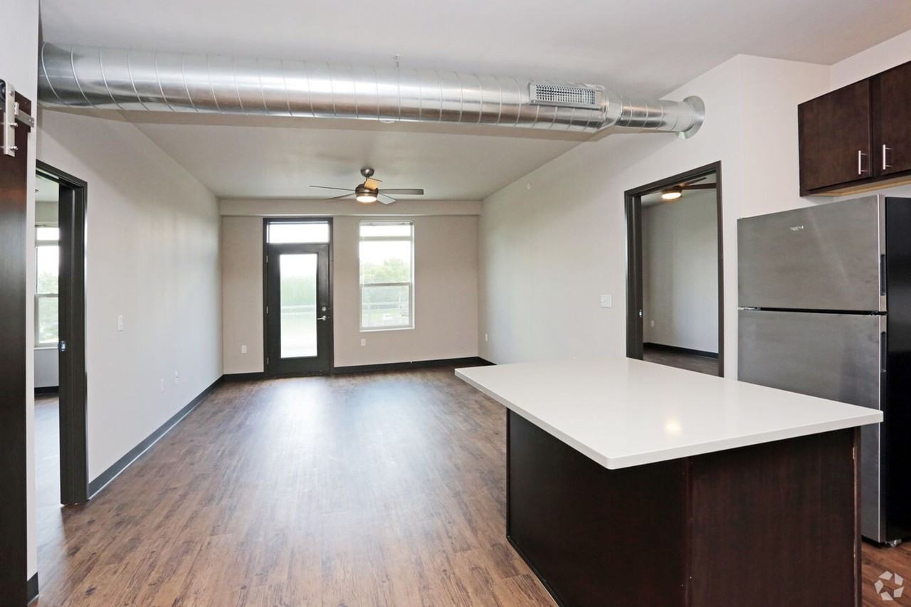 3115 Peridot Ave - Photo 3 of 6