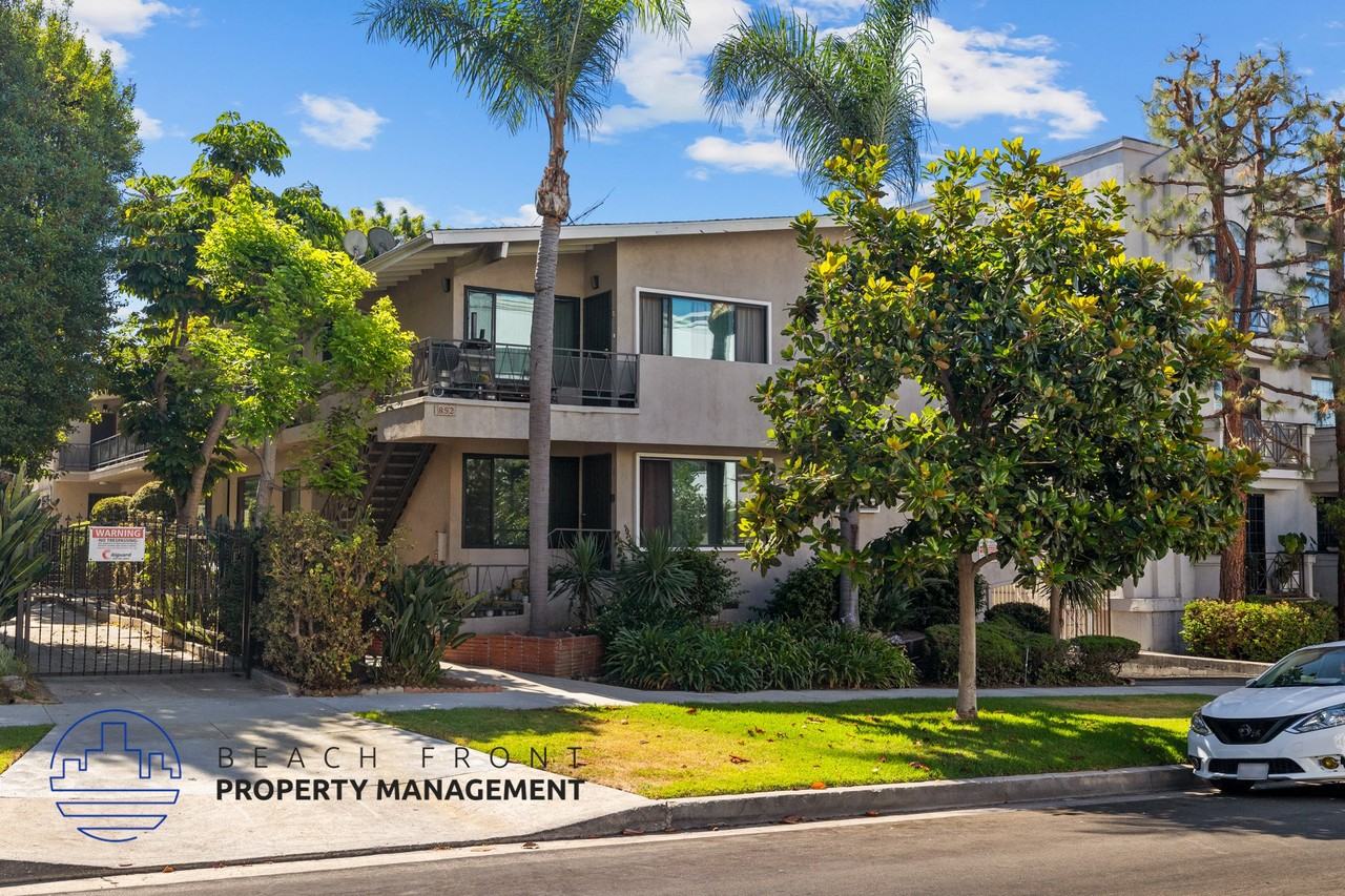 852 S. Lucerne Blvd. - Photo 3 of 11