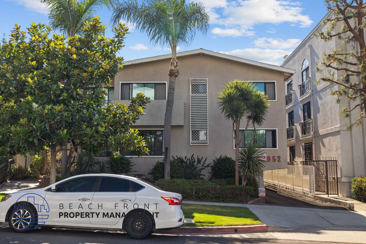 852 S. Lucerne Blvd. - Photo 5 of 11