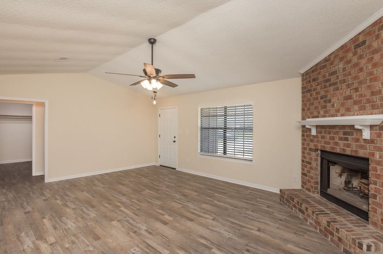 2212 Cricket Ridge Dr - Photo 3 of 31