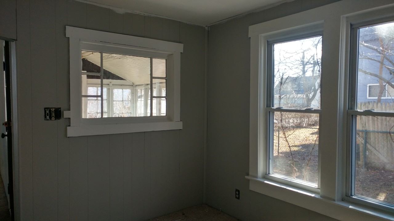 1052 John St - Photo 3 of 17