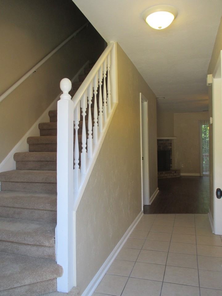 1569 Jacks Dr - Photo 2 of 15