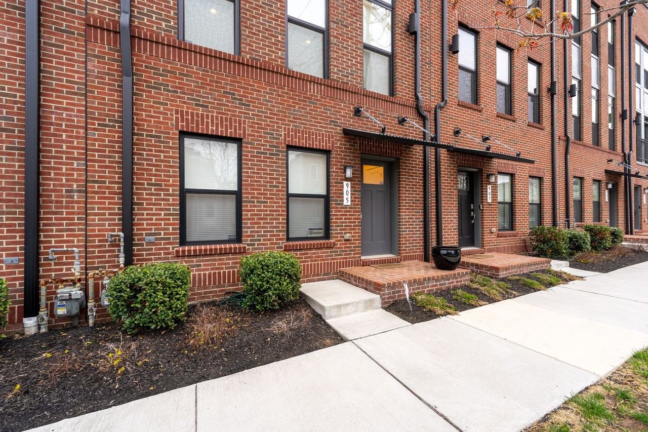 905 Grundy St - Photo 2 of 33