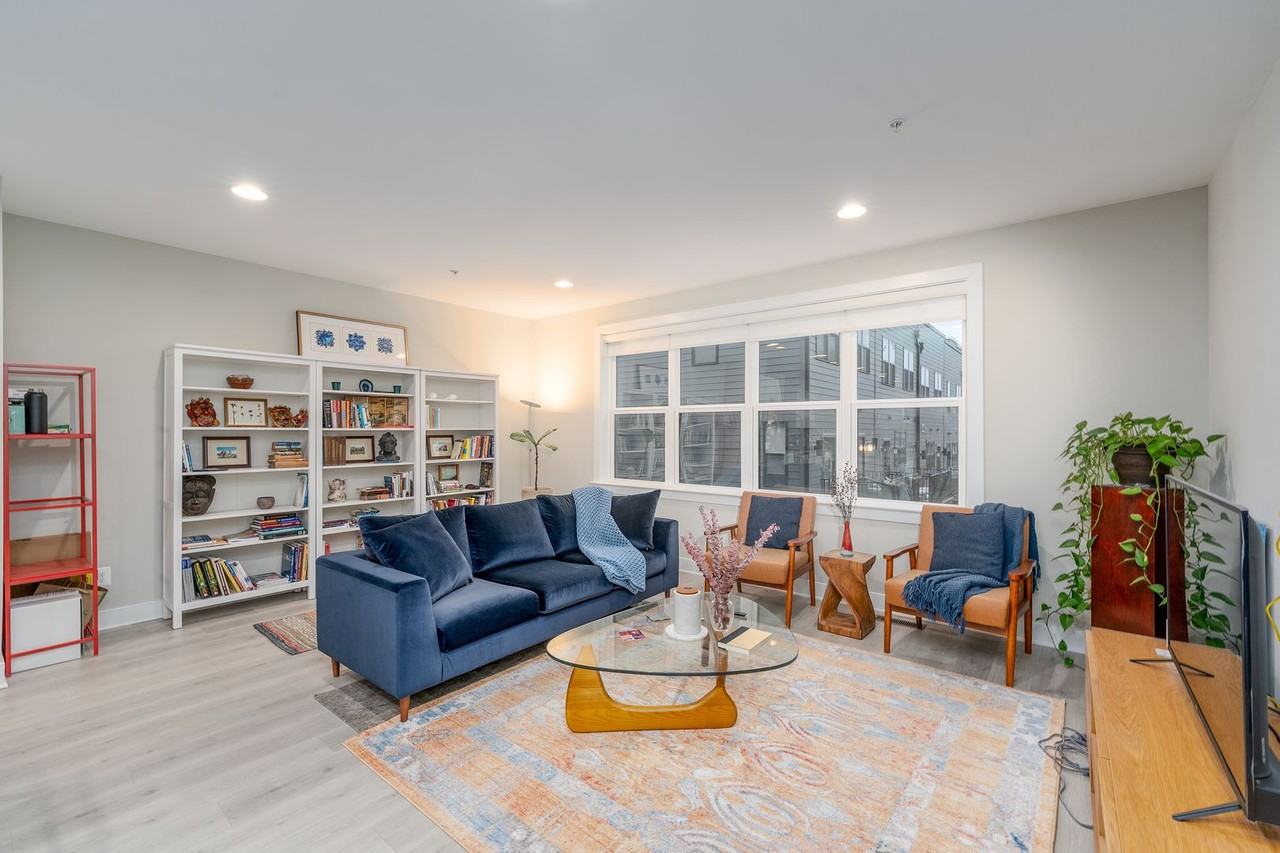 905 Grundy St - Photo 3 of 33