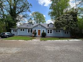 featured image of 1002 S 10th St