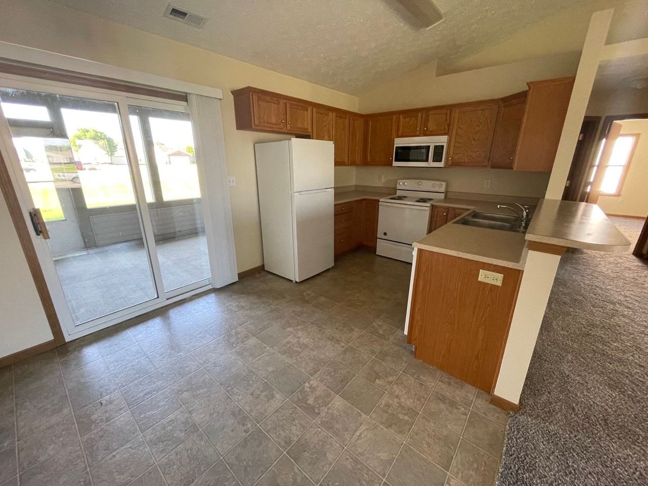 3223 Mendel Dr - Photo 5 of 14
