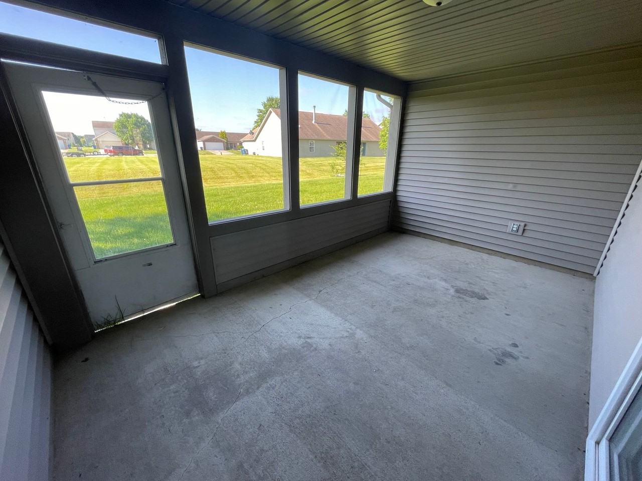 3223 Mendel Dr - Photo 6 of 14