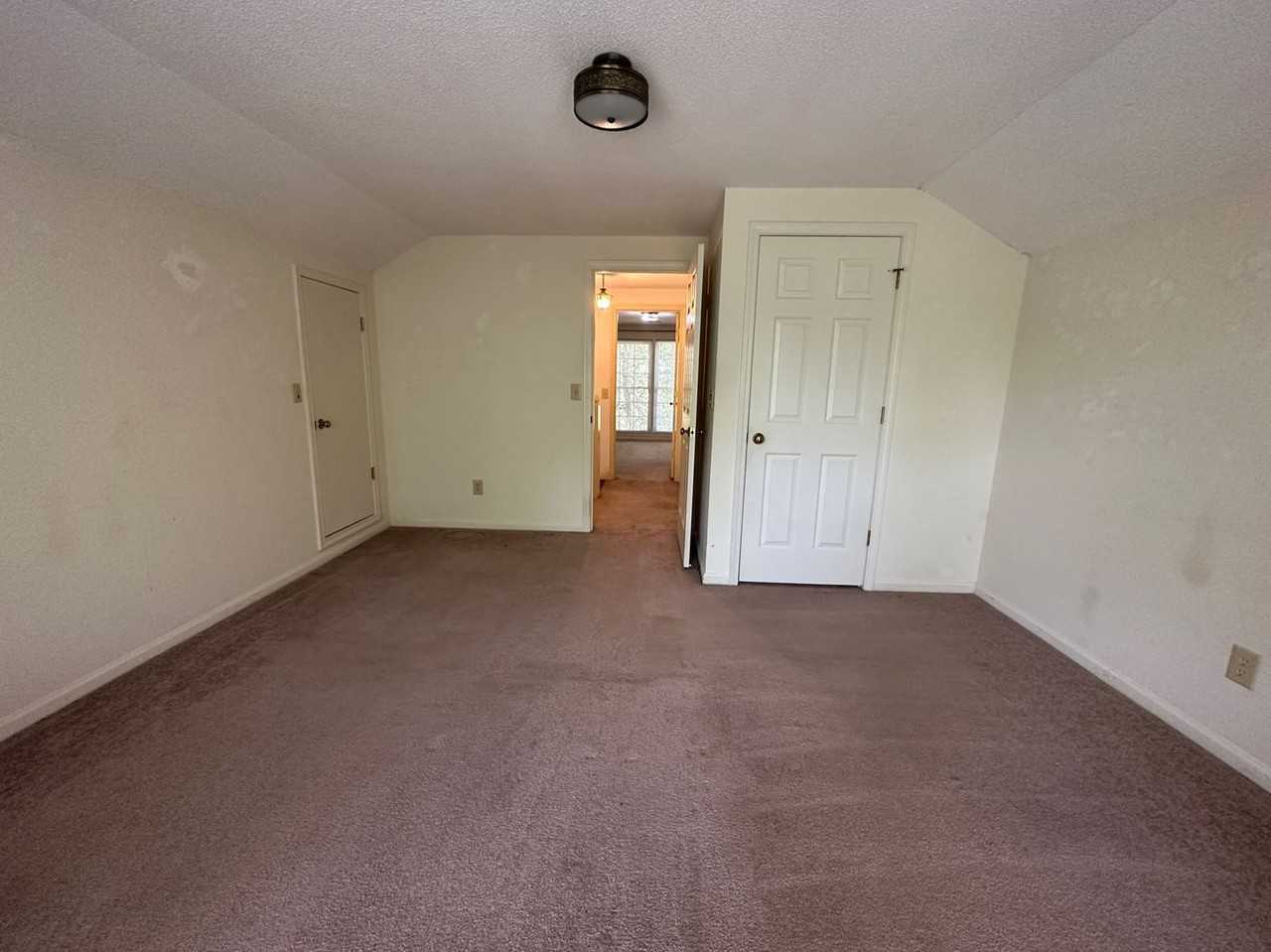 103 Bobolink Dr - Photo 6 of 16