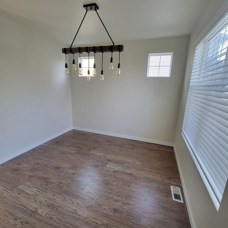 3520 Preston St Ne - Photo 4 of 30