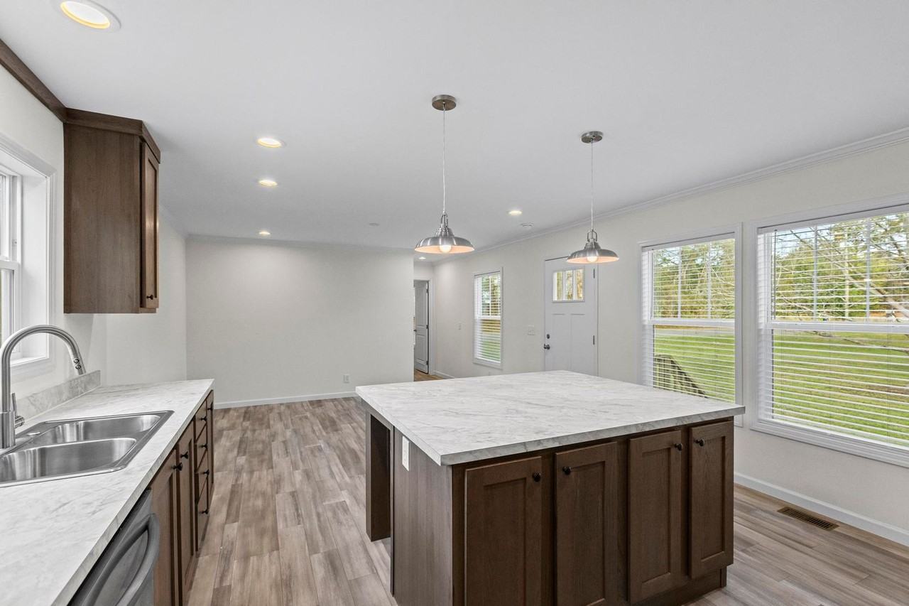 425 Beckys Creek Rd - Photo 4 of 20