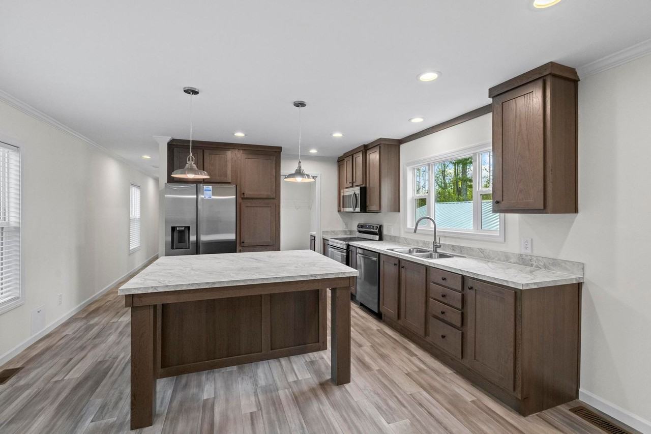 425 Beckys Creek Rd - Photo 7 of 20