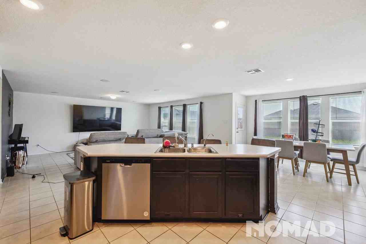 517 Harvest Flds - Photo 6 of 29