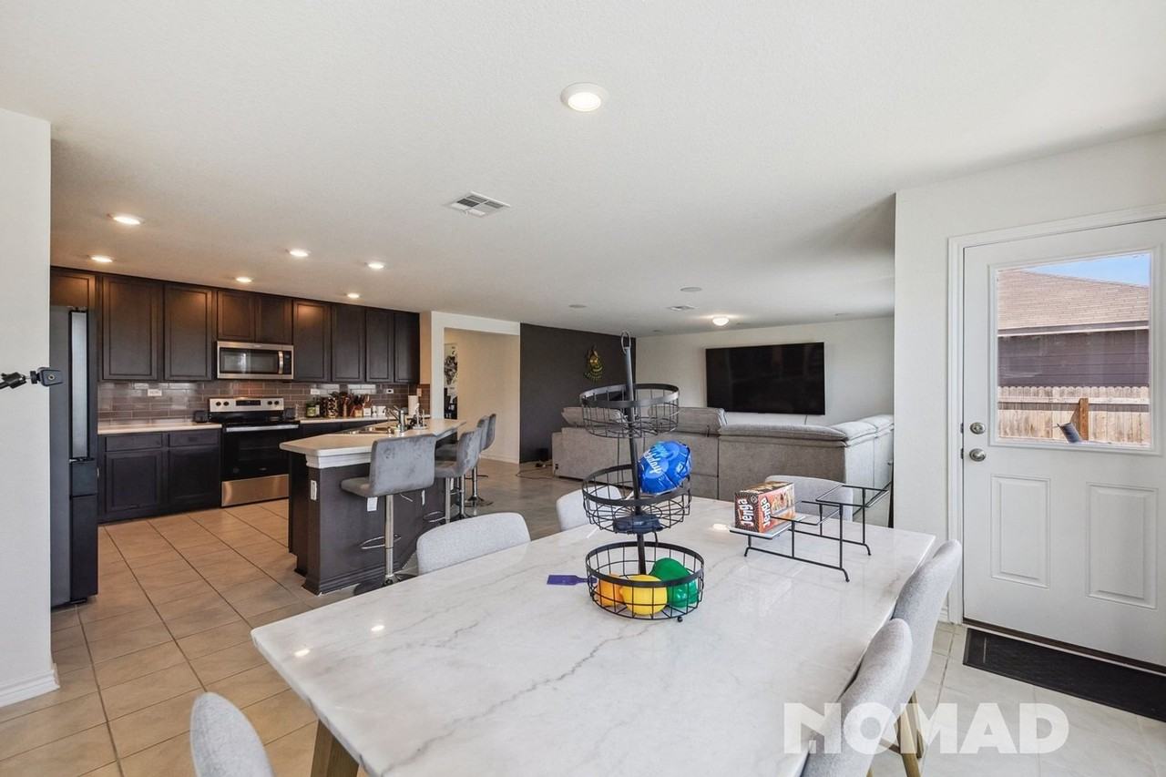 517 Harvest Flds - Photo 7 of 29