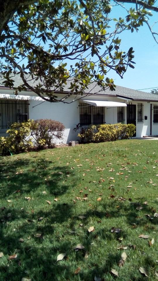 3325 Lewis Ct - Photo 2 of 30