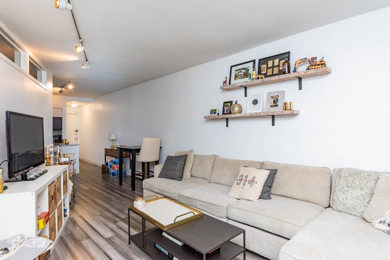 1750 N Wells St #106 - Photo 3 of 13