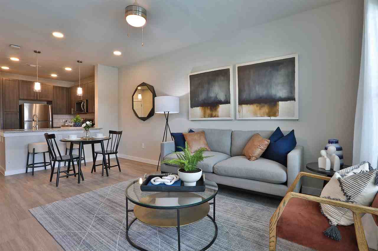 The Devereaux - Photo 3 of 38