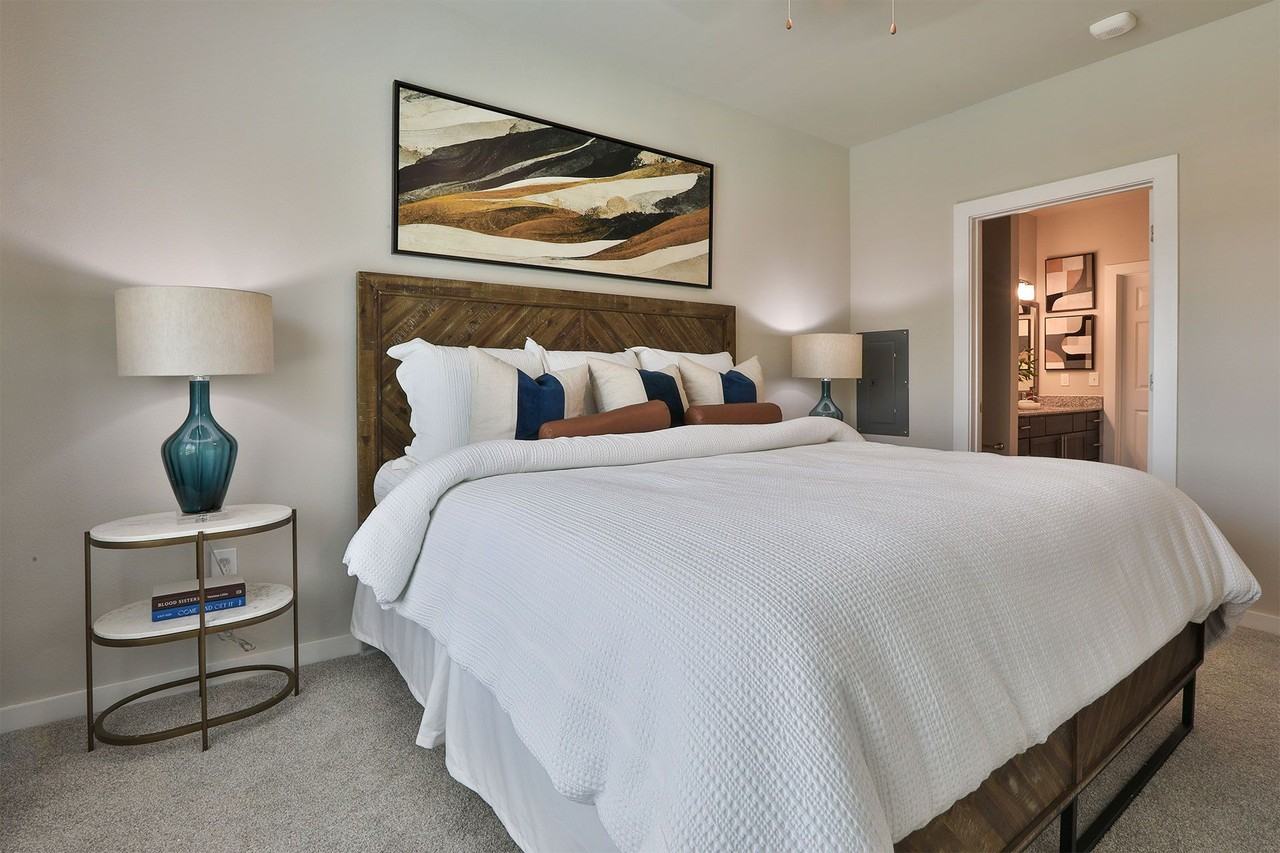 The Devereaux - Photo 4 of 38